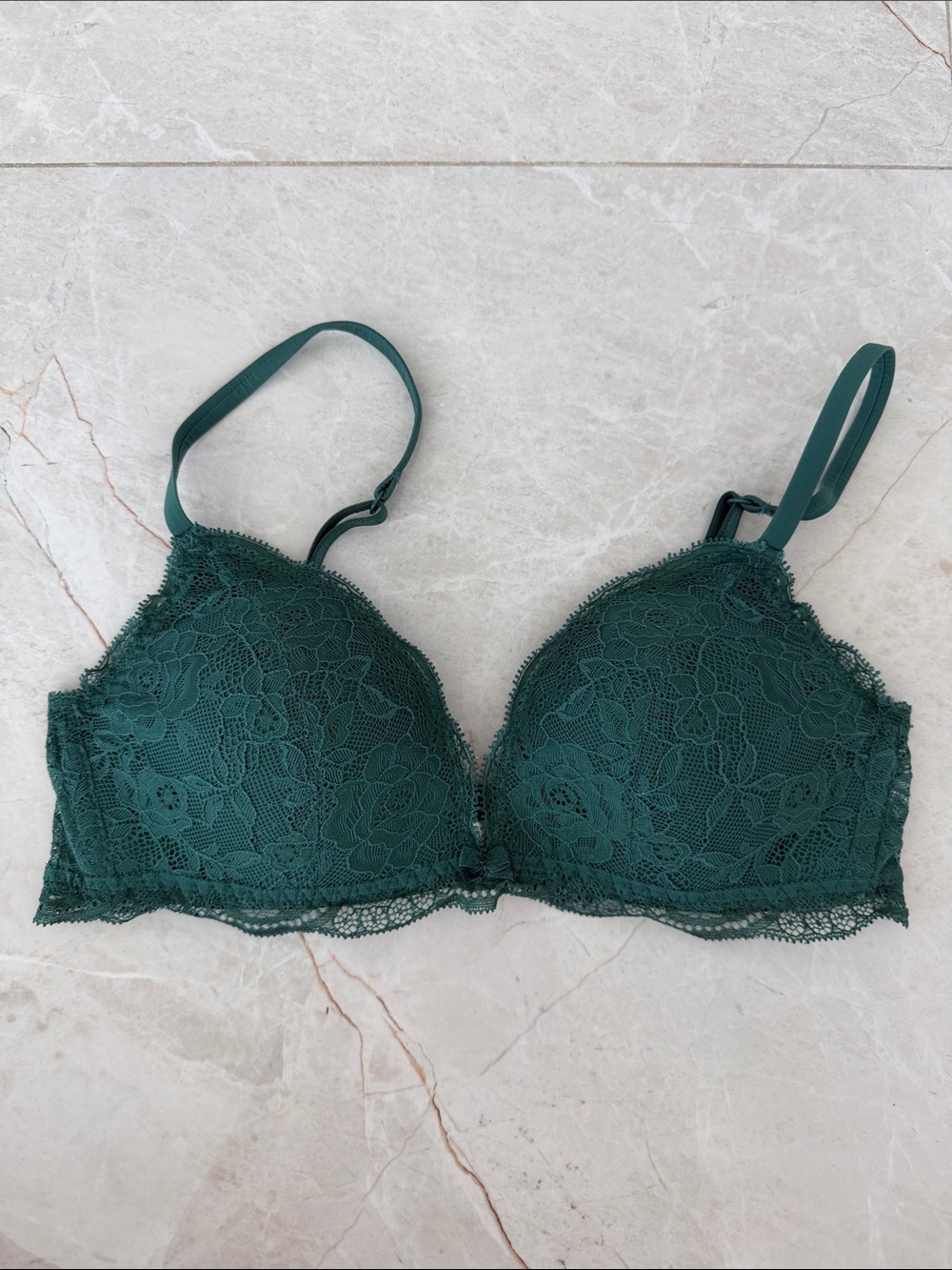 NWOT Intimissimi 34B Lace Bra in Deep Green